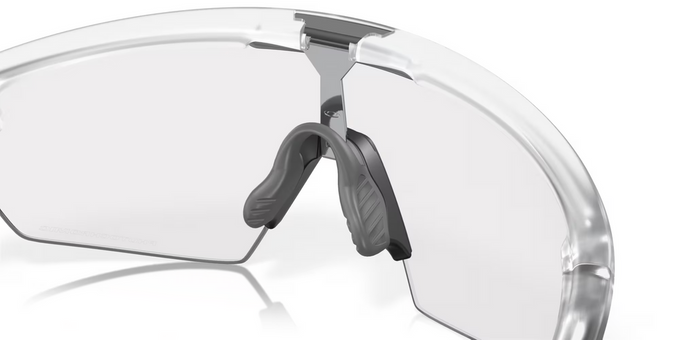 Slnečné okuliare OAKLEY Sphaera Matte Clear Frame/Clear To Black Iridium Photochromic Lenses